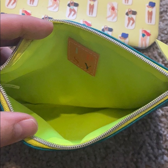 Ipsy Cosmetic Bags 🌼 - Picture 5 of 6
